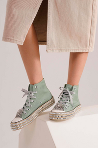 Studded High-Top Sneakers 2.0 ASH-01